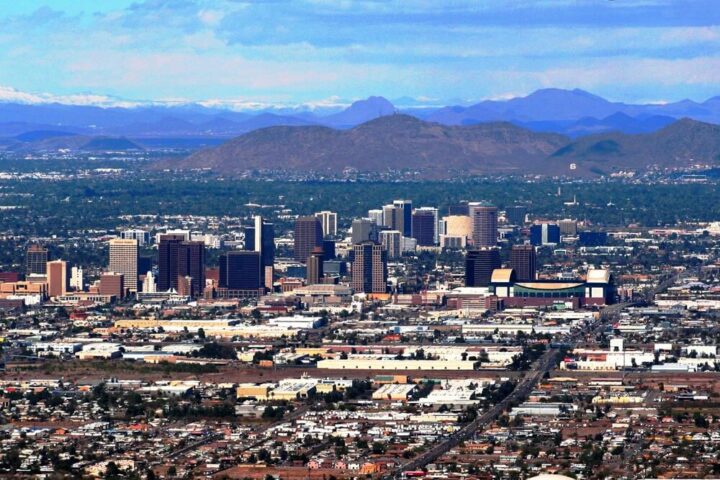 Downtownn Phoenix aerial photo. Author: DGustafson. Public domain.